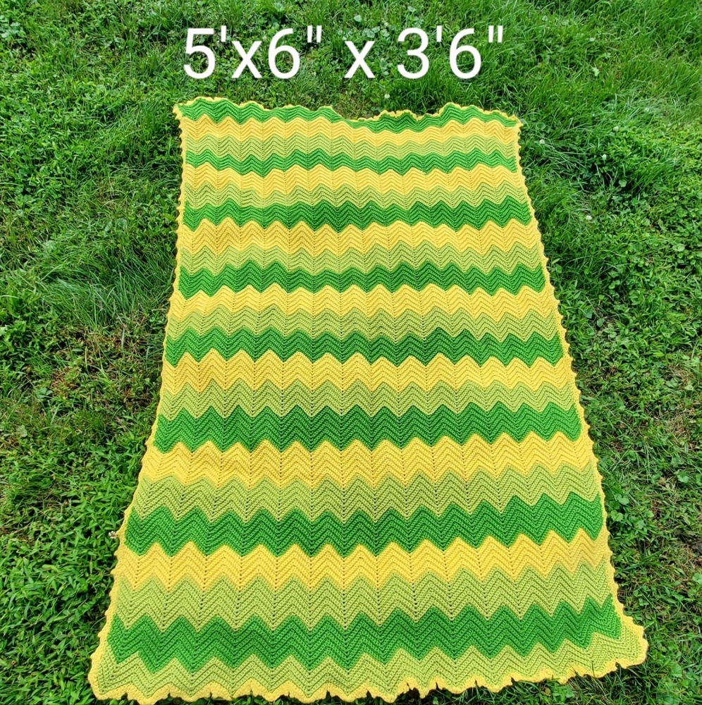 💥Vintage Green Yellow Zig-Zag Homemade Afghan Throw